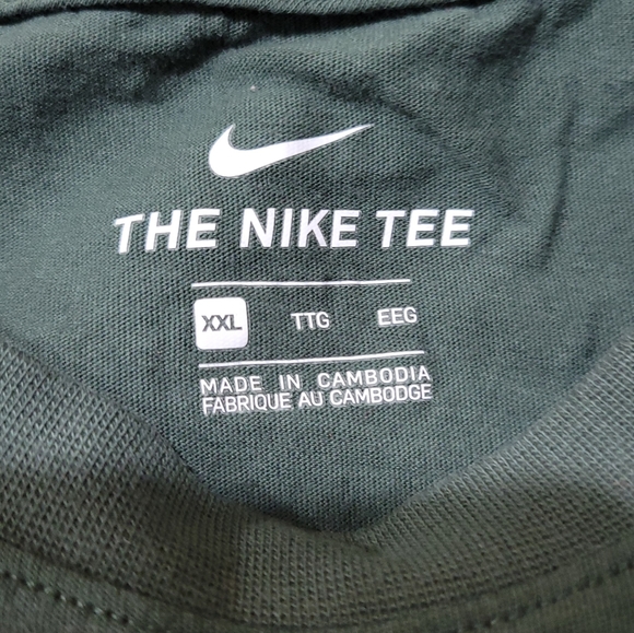 Nike tee - Picture 2 of 2